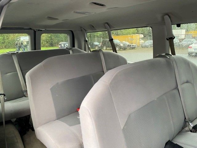 Fahrzeugabbildung Ford Econoline E350 XL 5.4 V8 LPG 11 Sitze