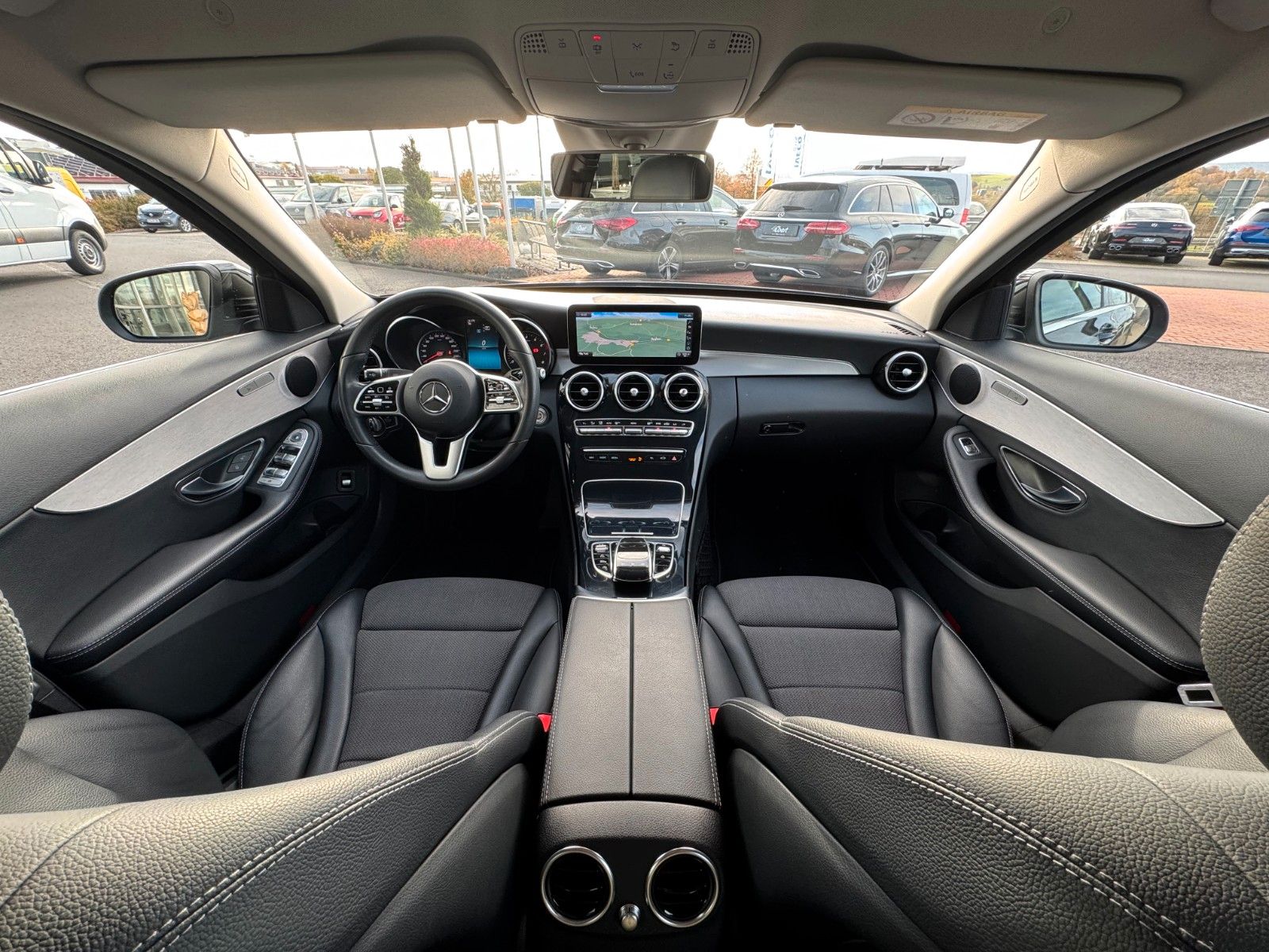 Fahrzeugabbildung Mercedes-Benz C 200 C Limousine+Avantgarde+AHK+RFK+TotW