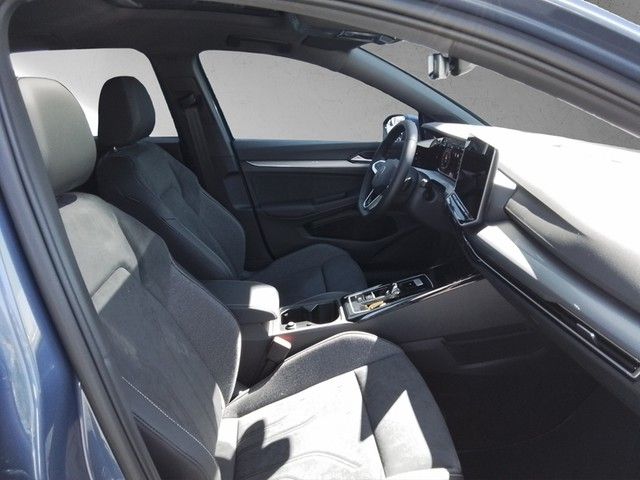 Fahrzeugabbildung Volkswagen Golf VIII eTSI Edition 50 DSG Matrix AHK Pano HU