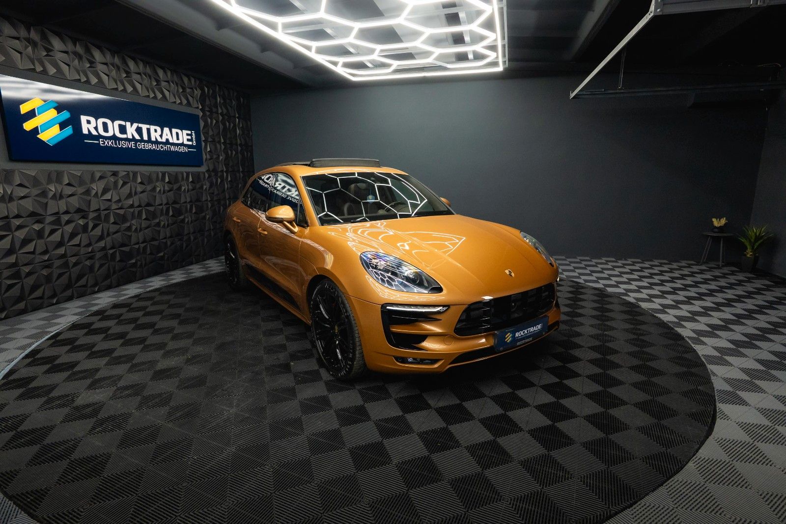Fahrzeugabbildung Porsche Macan Turbo FENRIR | AURUM | CHRONO+ | LUFT | 21