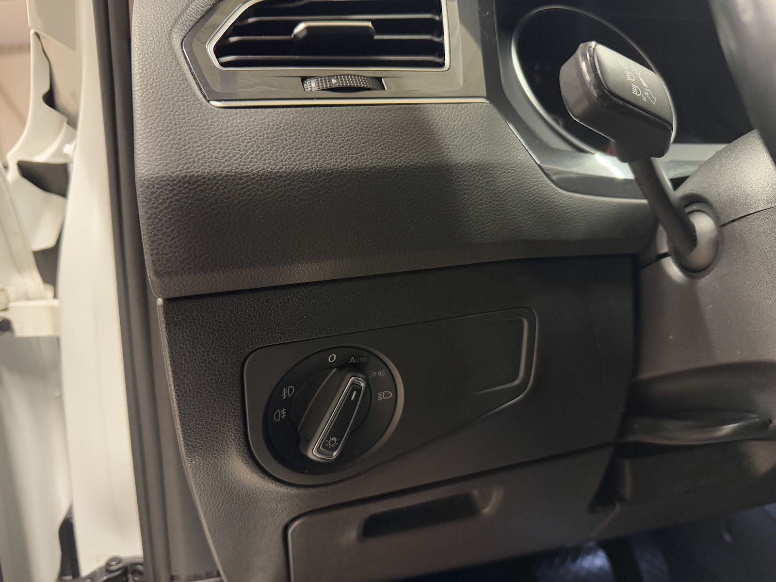 Fahrzeugabbildung Volkswagen Tiguan Allspace 4M /7-Sitze/ACC/Spur/VZE/Ahk