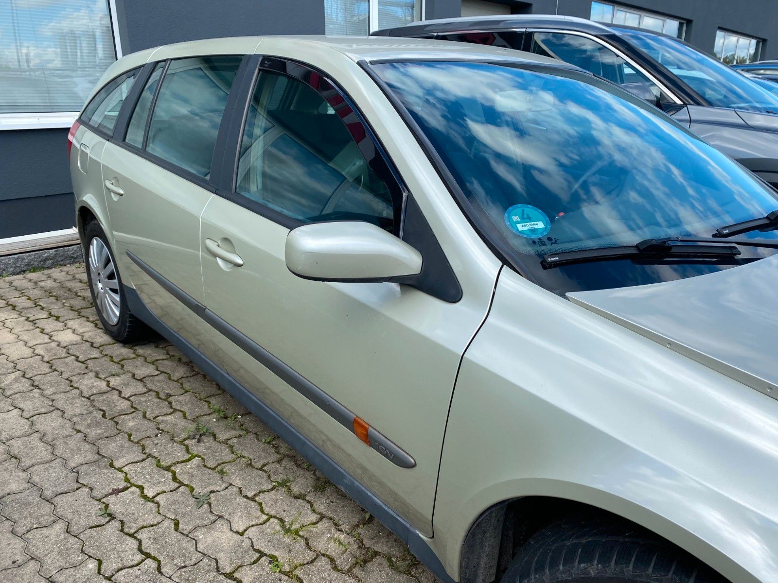 Fahrzeugabbildung Renault Laguna II 1.6+PDC+KLIMA+TÜV-NEU