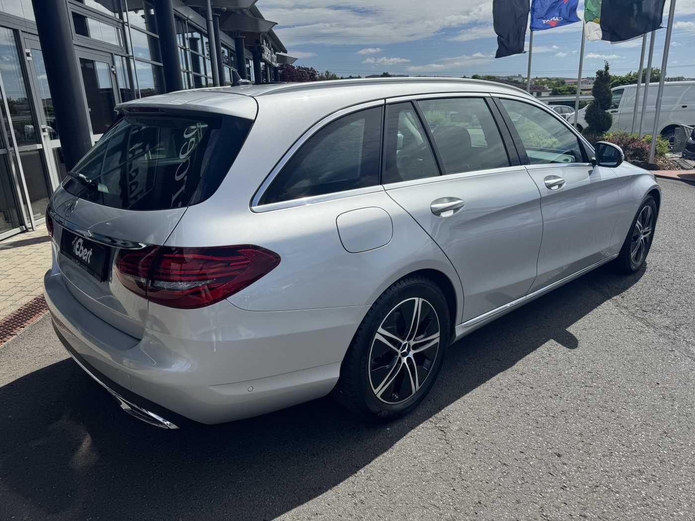 Fahrzeugabbildung Mercedes-Benz C 220d T Avantgarde+RKamera+LED+TotW+SpurH