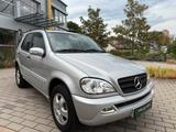 Mercedes-Benz ML 270 CDI ,Euro 4, AHK - graue Mercedes-Benz ML 270