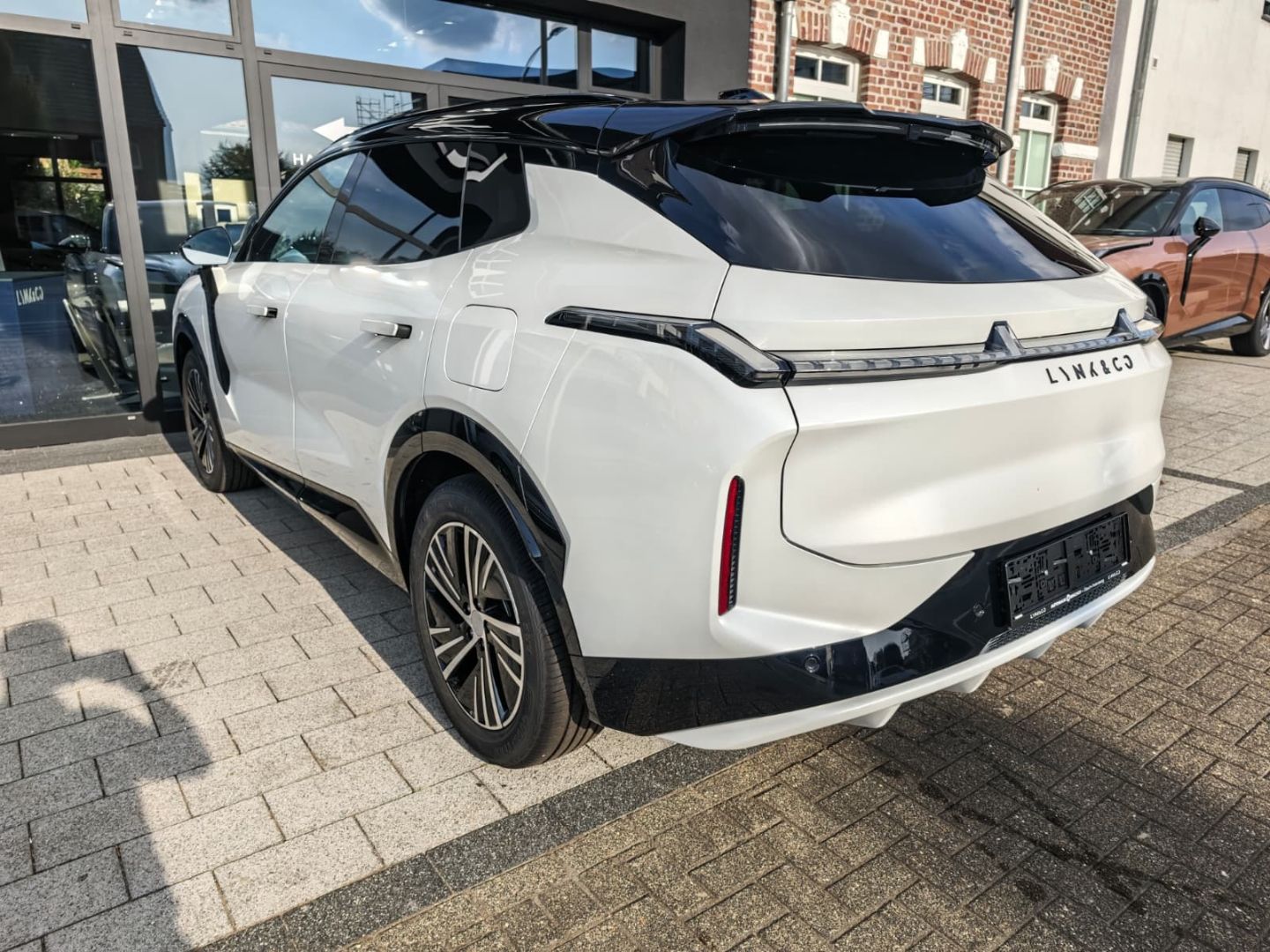 Lynk & Co 08
