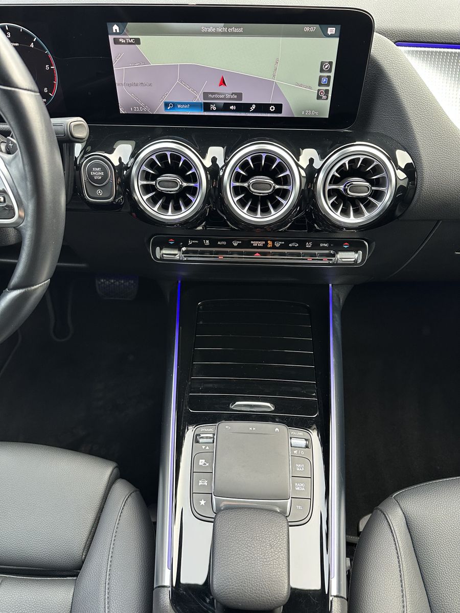 Fahrzeugabbildung Mercedes-Benz GLA 220d Progressive NAV+LED+KEYLESS+AHK+KAM+ACC