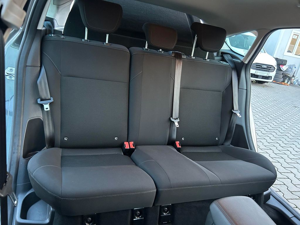 Car Image 28