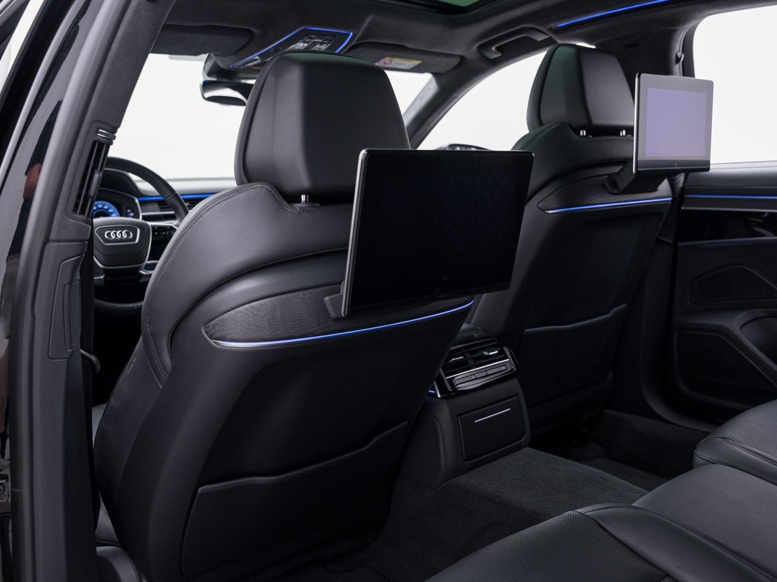 Audi A8 - Bild 25