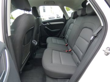 Bild 9 Audi Q3 1.4 TFSI Basis, S-Line, Navi, AHK