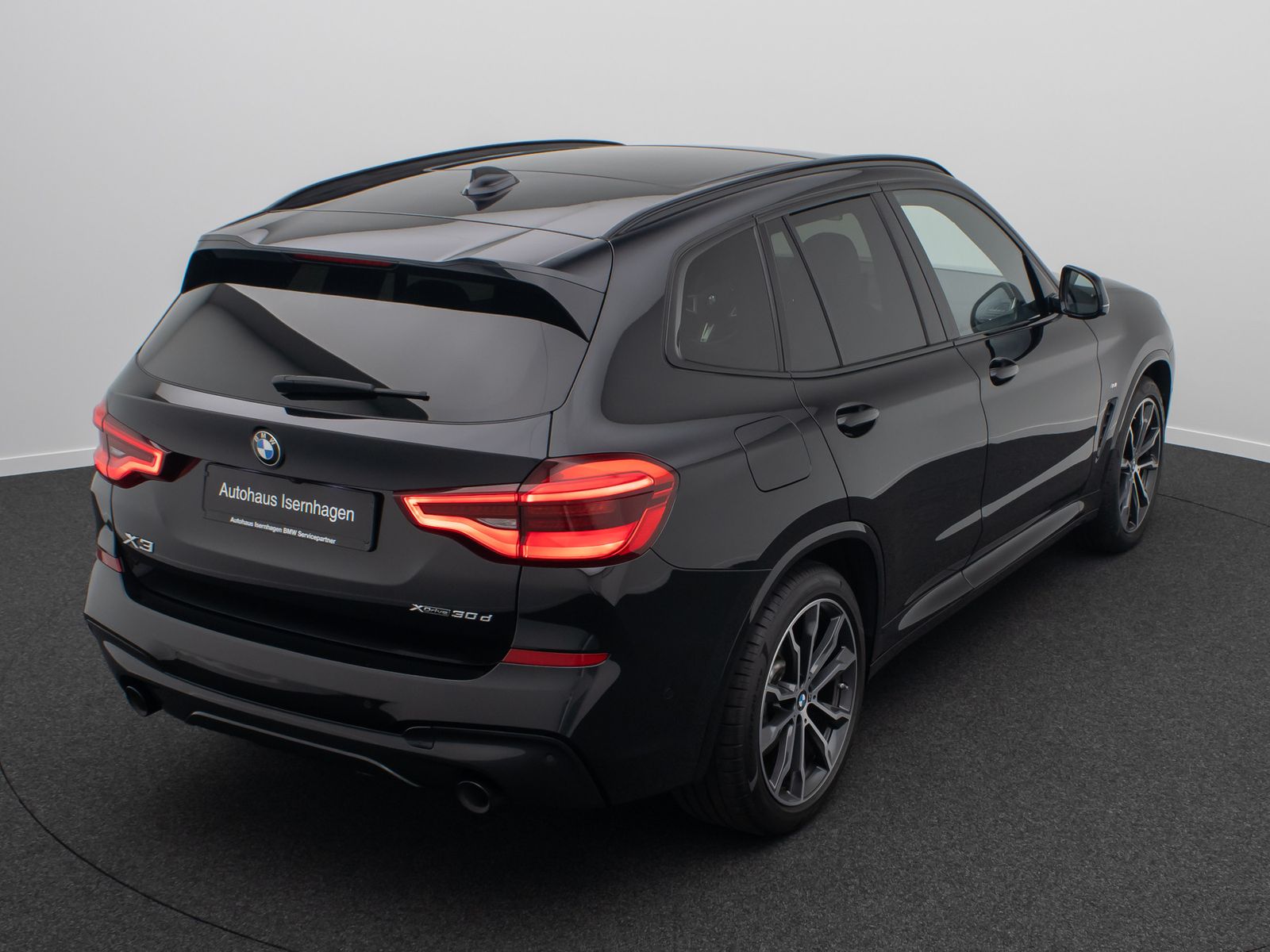Fahrzeugabbildung BMW X3 xD30d M Sport DAB Kamera HUD DisplKey Panoram