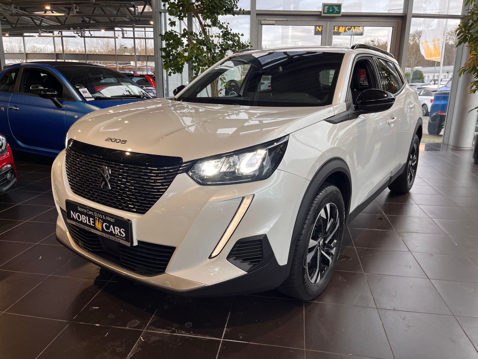 Fahrzeugabbildung Peugeot 2008 Allure LED NAV DAB SHZ PDC ALU