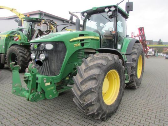 John Deere 7830