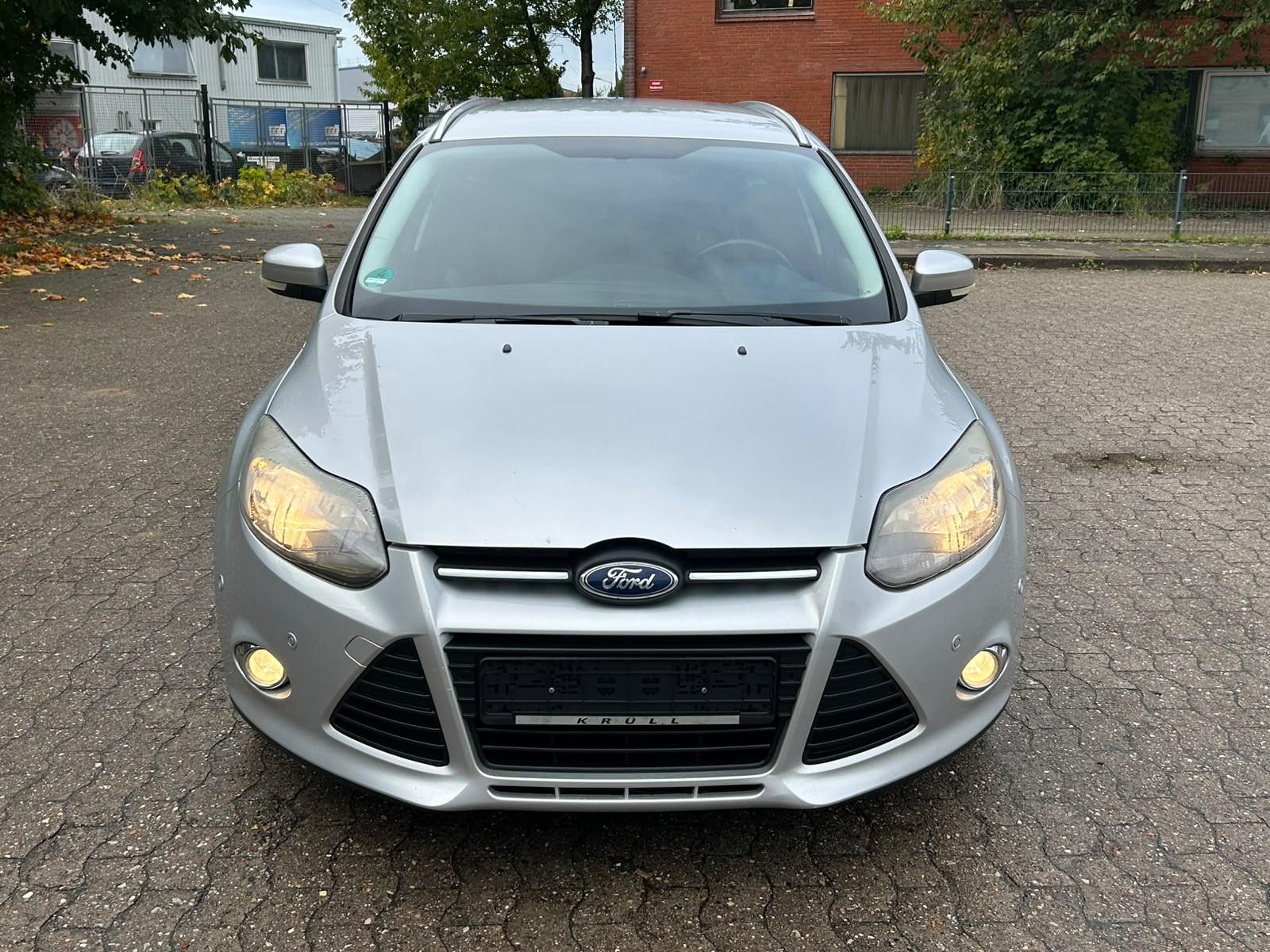 Ford Focus 2012 — photo 9