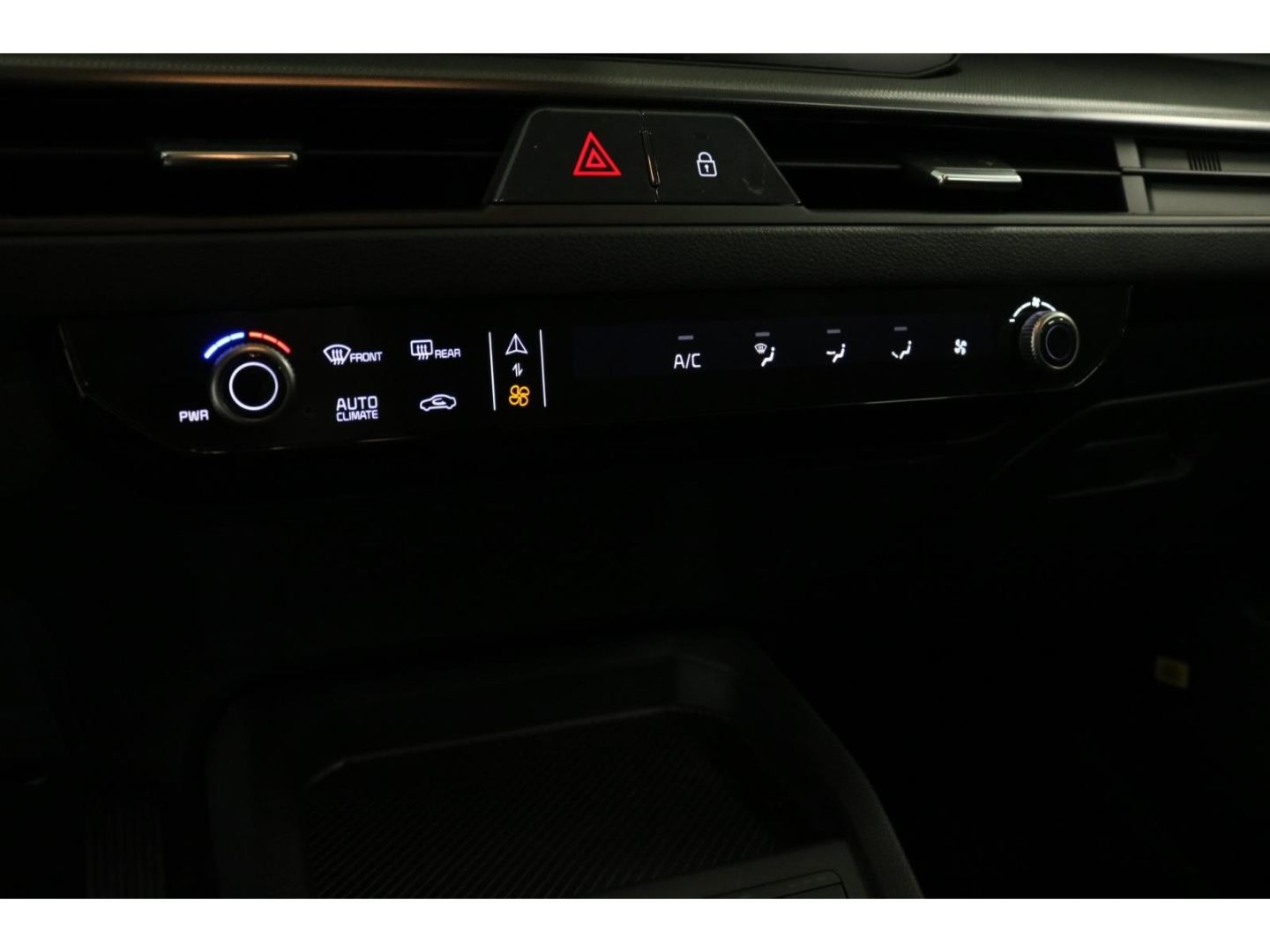 Fahrzeugabbildung Kia Stonic Vision Navi Klimaautom DAB SHZ LenkradHZG