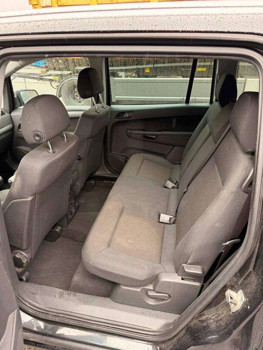 Opel Zafira 2012 — photo 7