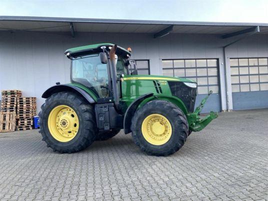 John Deere 7230R