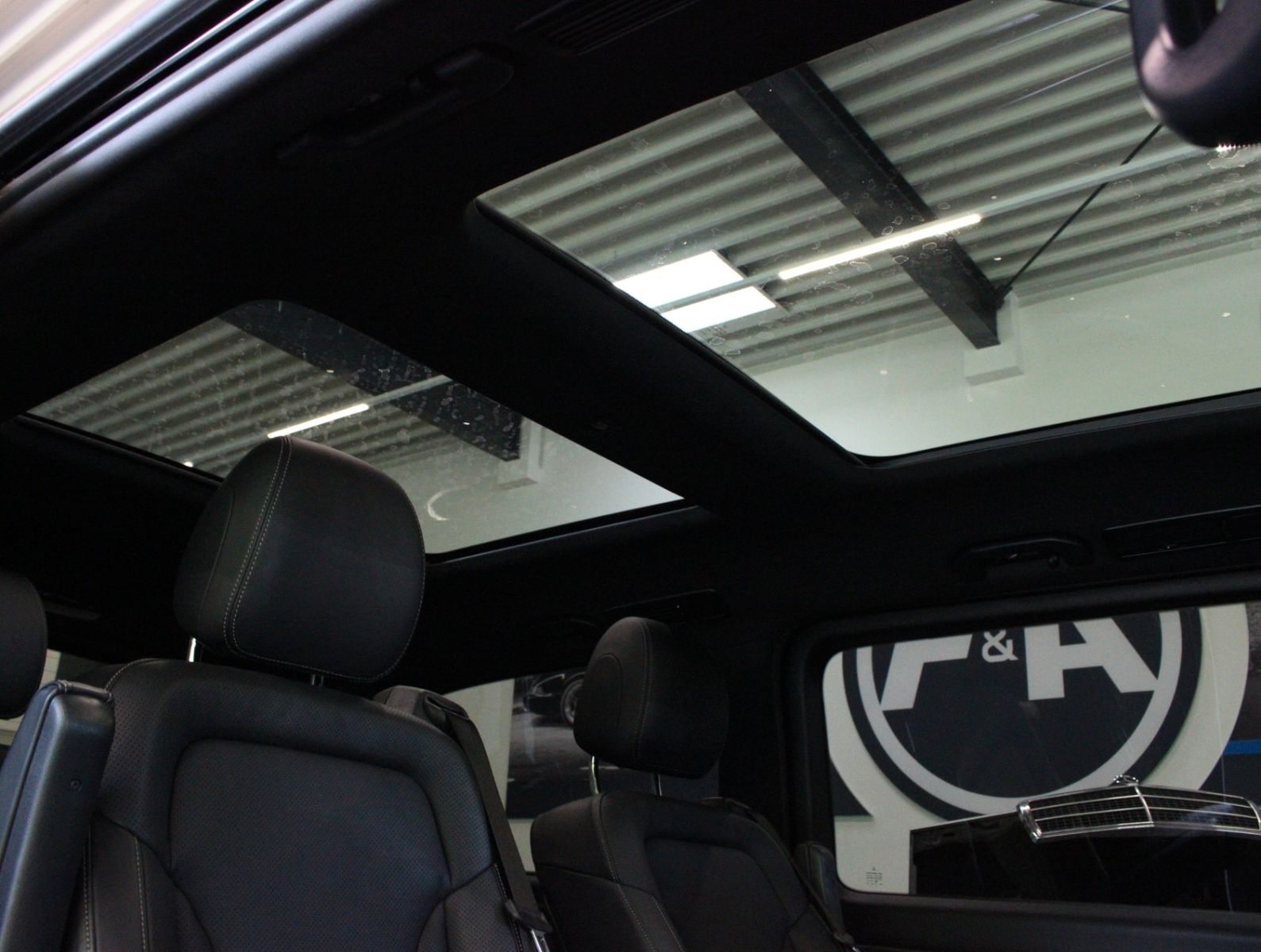 Fahrzeugabbildung Mercedes-Benz V 300d Exclusive Edition Lang 4Matic