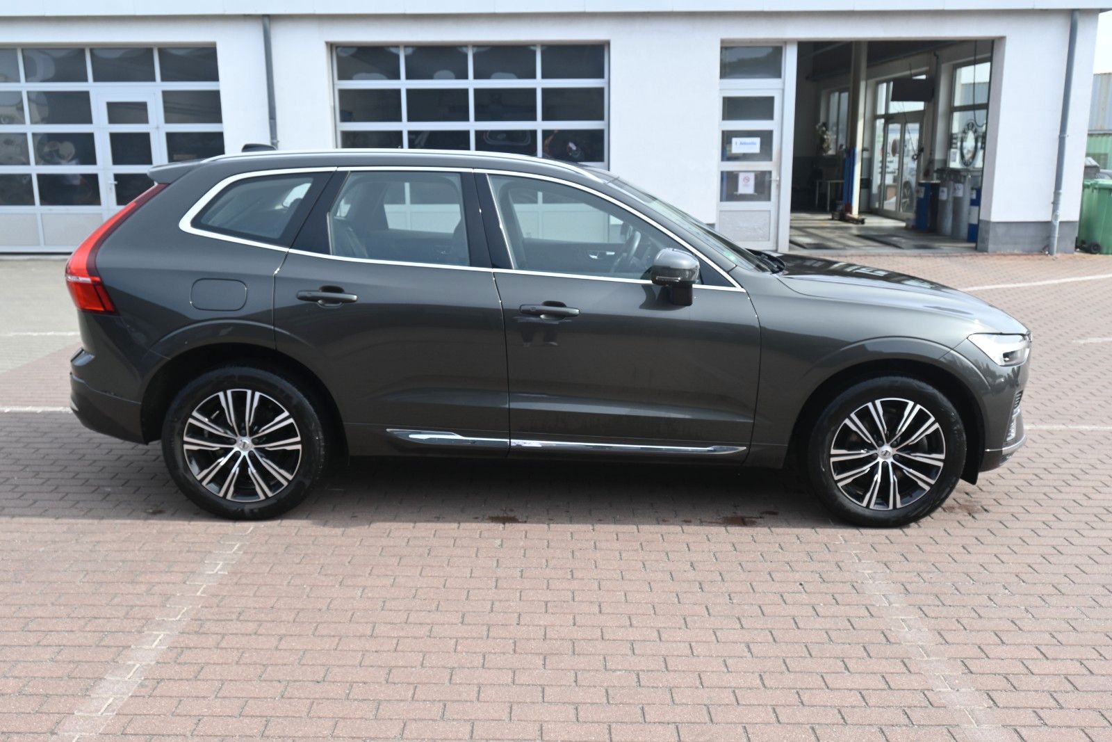 Fahrzeugabbildung Volvo XC60 B5 B Inscription AWD*PDC*AHK*FSHZG*