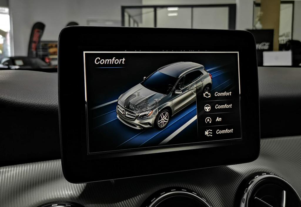 Mercedes-Benz GLA 200