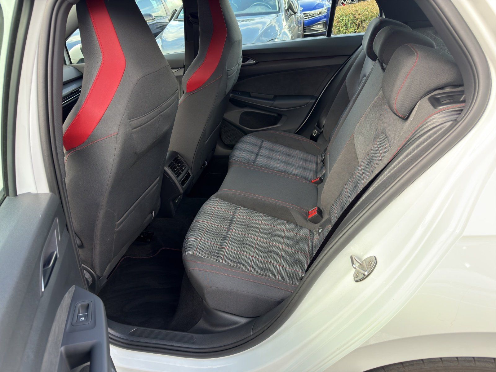 Fahrzeugabbildung Volkswagen Golf VIII GTI 2.0 TSI DSG.RF-Kamera.Navi.SH.Keyl
