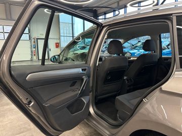 MYAUTOCENTER – Gebraucht- und Jahreswagen mit Werkstattservice in Pfaffenhofen Volkswagen Golf Sportsvan VII Comfortline BMTStart-Stopp