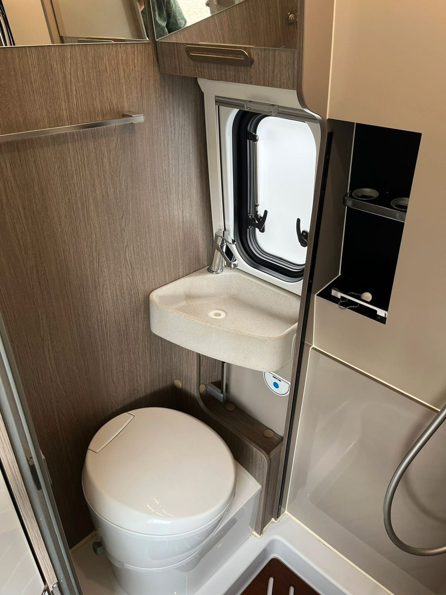 Fahrzeugabbildung Chausson Van Sport Line V697 Automatik AHK Wechselrichter