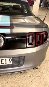 Ford Mustang - Ford Mustang mit Benzin-Antrieb: Cabrio