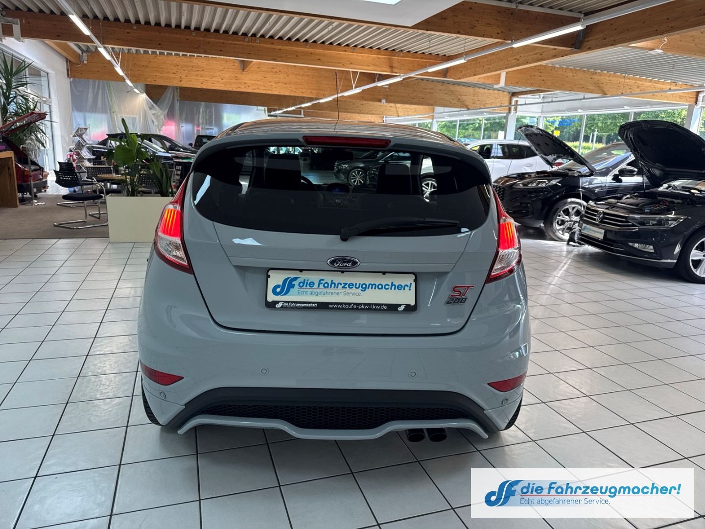 Fahrzeugabbildung Ford Fiesta ST200 Sportpaket Navi Ambiente SHZ Keyles