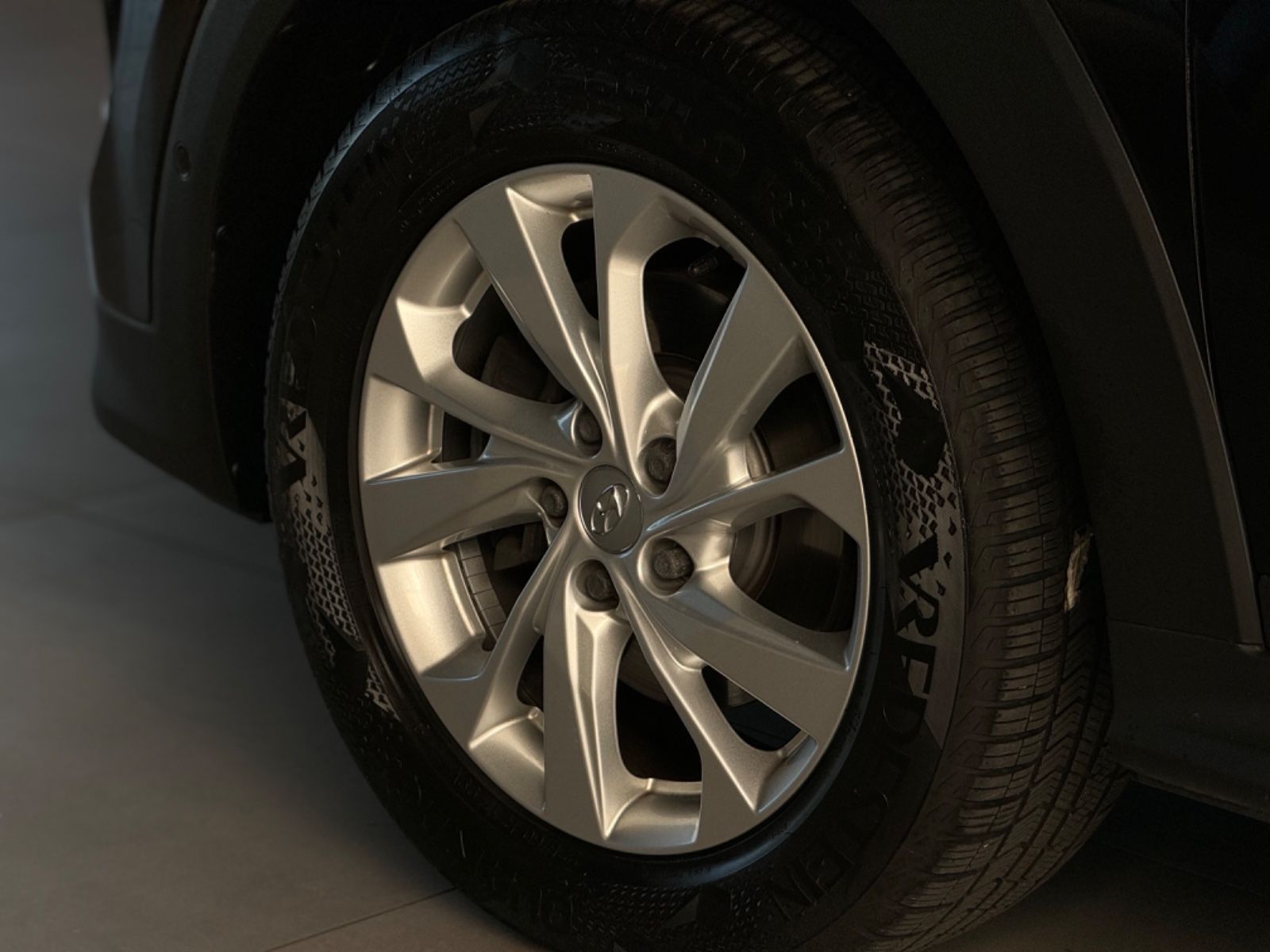 Fahrzeugabbildung Hyundai Tucson 2.0CRDi Premium 4WD "Garantie AHK Leder"