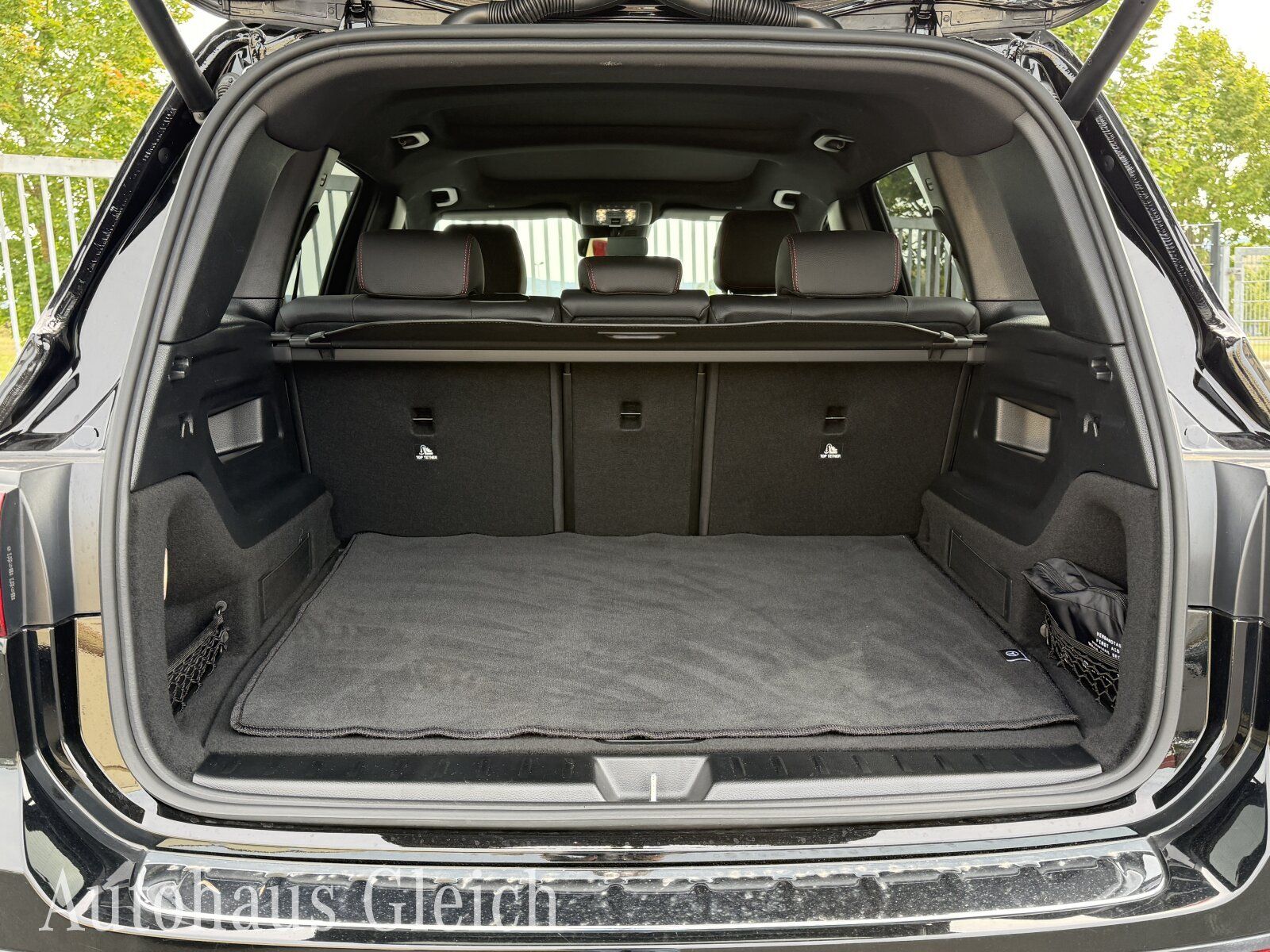 Fahrzeugabbildung Mercedes-Benz GLB 250 4Matic AMG Line (EURO 6e) Navi/Pano.-Dac