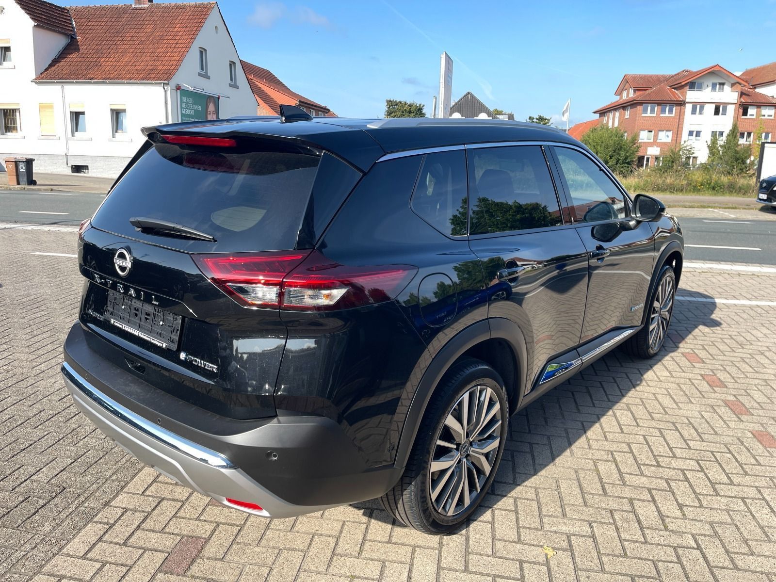 Fahrzeugabbildung Nissan X-Trail e-4orce Tekna+ 20" Pano/Distronic/360°Ka