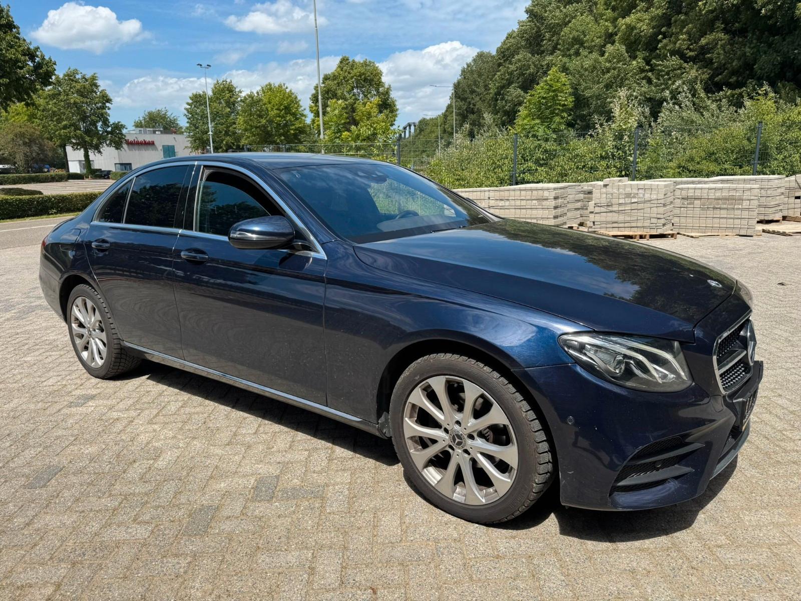 Mercedes-Benz E 200d"AMG-LINE"WIDESCREEN"DIGITAL"360'C"VOLL"