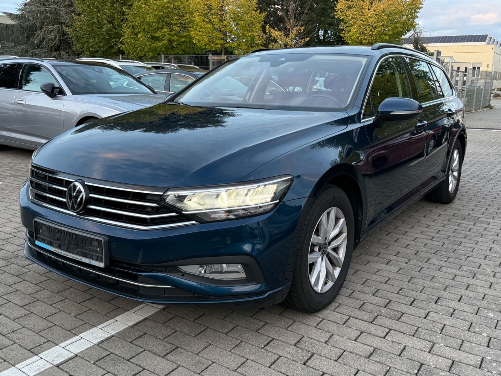Volkswagen Passat Var Business 2.0 TDI*DSG*ACC*AHK*Spur*LED