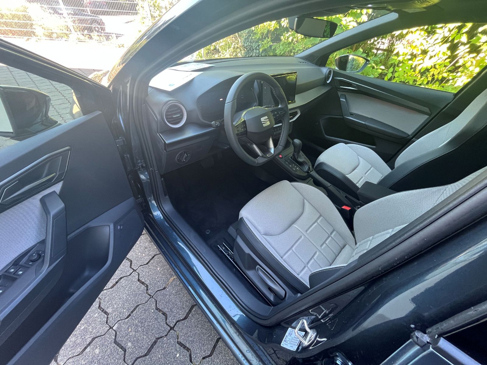 Fahrzeugabbildung SEAT Ibiza 1.5 TSI 110 kW FR DSG 18" NEUES MODELL