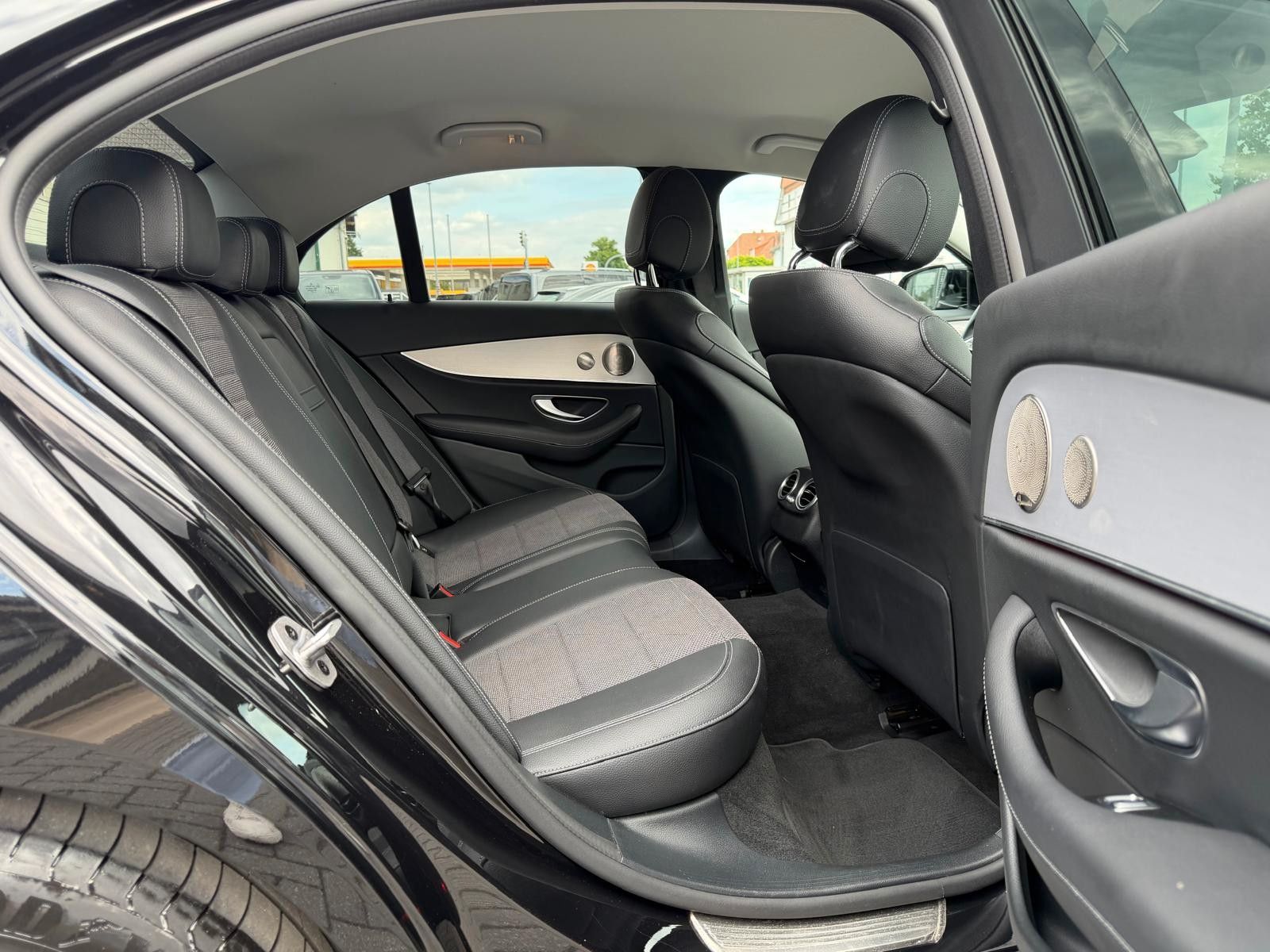 Mercedes-Benz E 220d Avantgarde 360°KAMERA/KEYLESSGO/BURMESTER foto 21