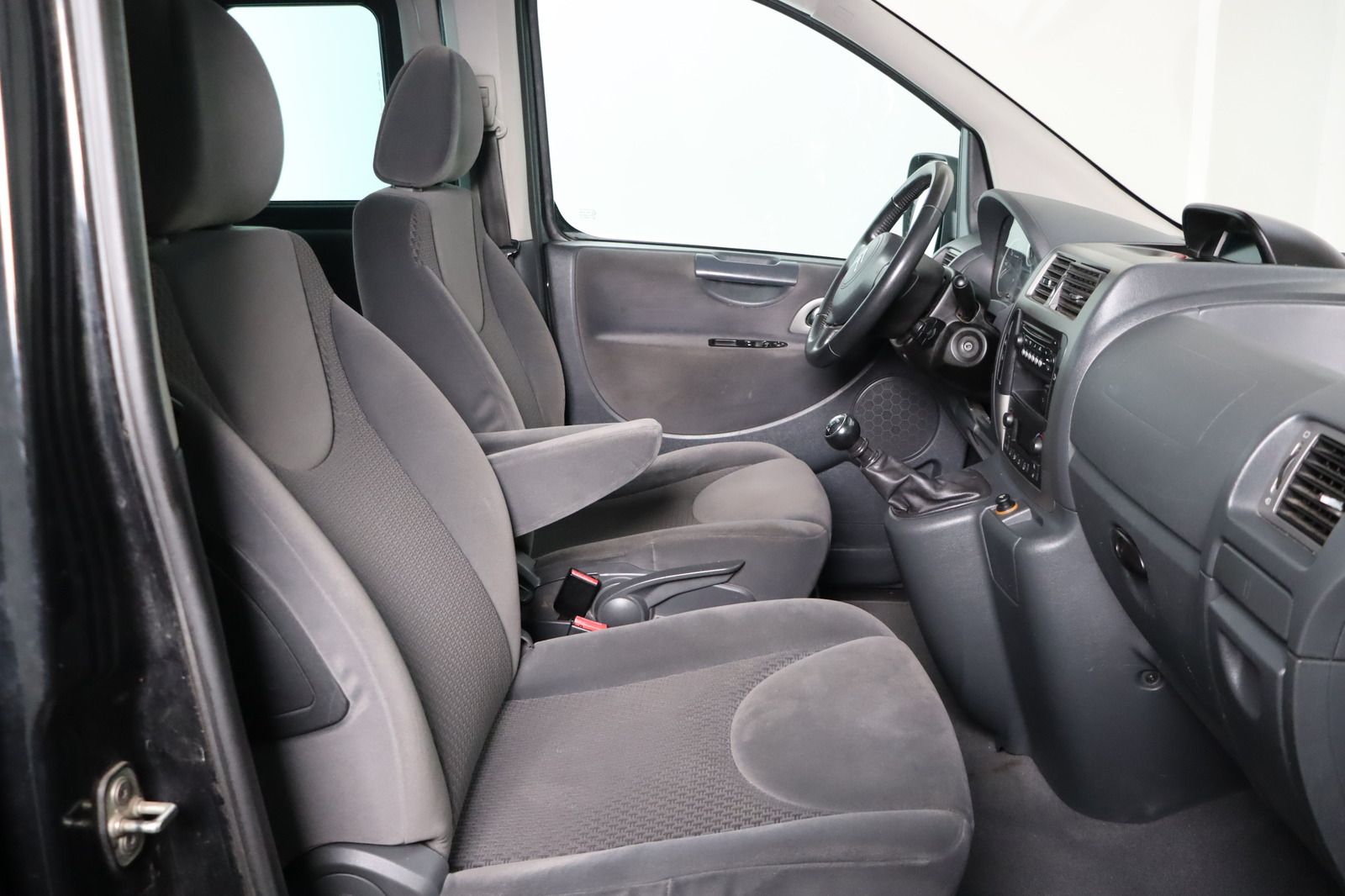 Fahrzeugabbildung Citroën Jumpy L2 2.0 HDI 125 FAP Exclusive 8-Sitzer
