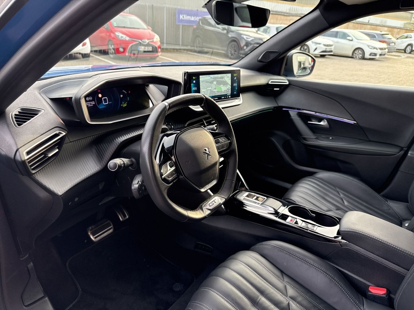Fahrzeugabbildung Peugeot 2008 e- GT Pack El. Panodach Navi Leder Massages