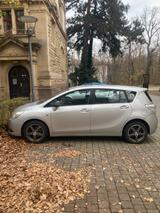 Toyota Verso d-cat Mini Van - Toyota Verso: D Cat