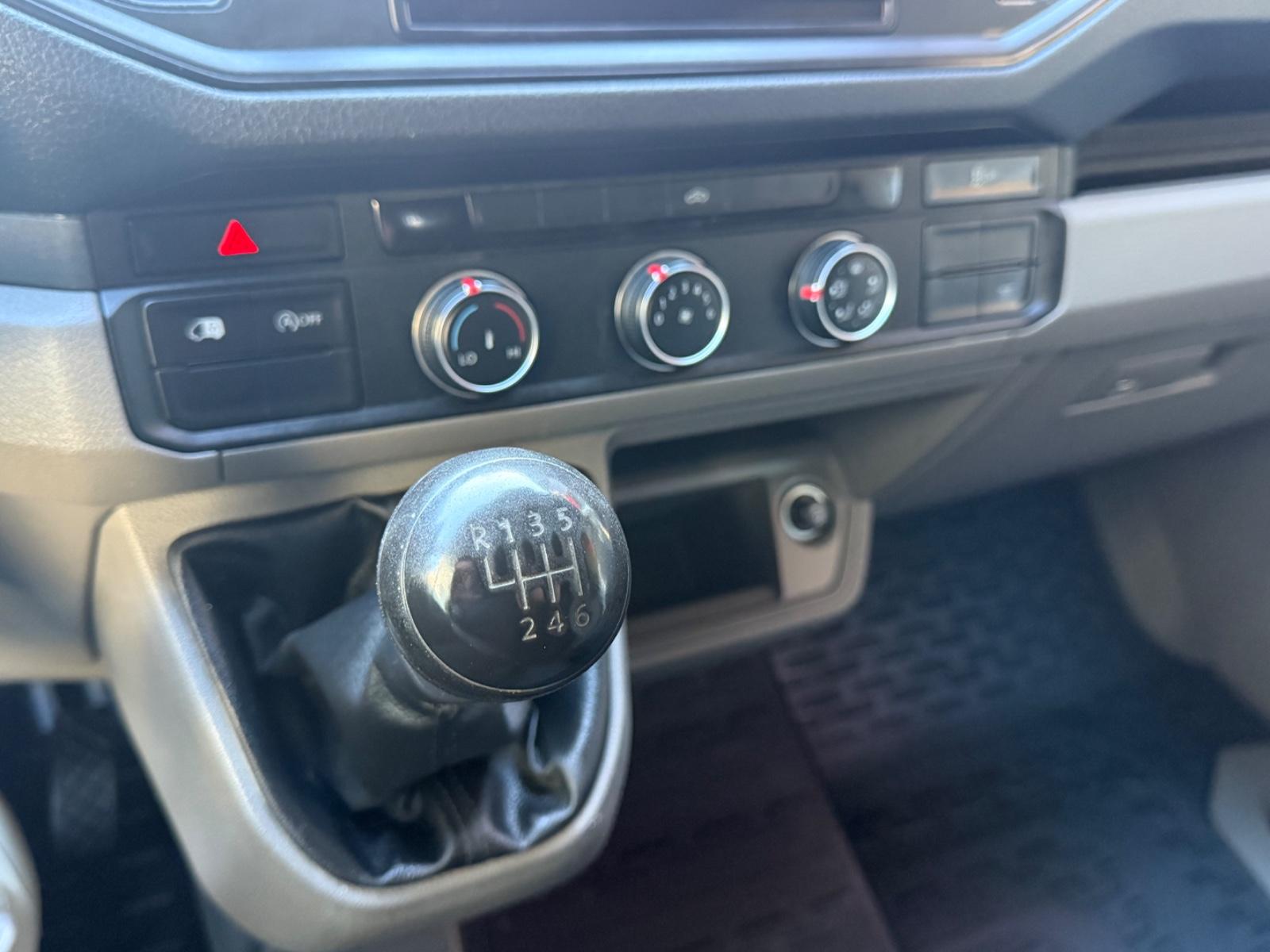 Volkswagen Crafter Kasten 30 mittellang*T-NAVI*R.KAM*AHK*, миниатюра 8