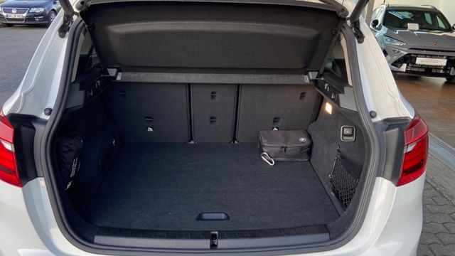 Fahrzeugabbildung BMW 218 2 Active Tourer 218 i Sport Line , NAVI, PDC