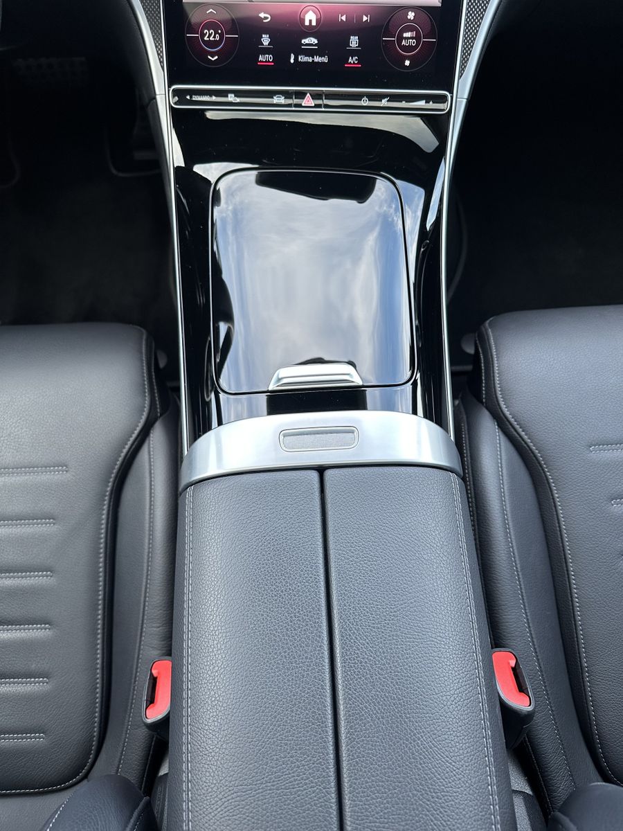 Fahrzeugabbildung Mercedes-Benz C 220d T AMG-Line NAV+LED+360°+HEADUP+PANO+VCOCK