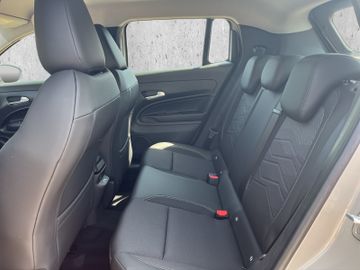 Jeep Avenger 1.2l e-Hybrid *ALLWETTER*SHZ*PDC*NAVI*