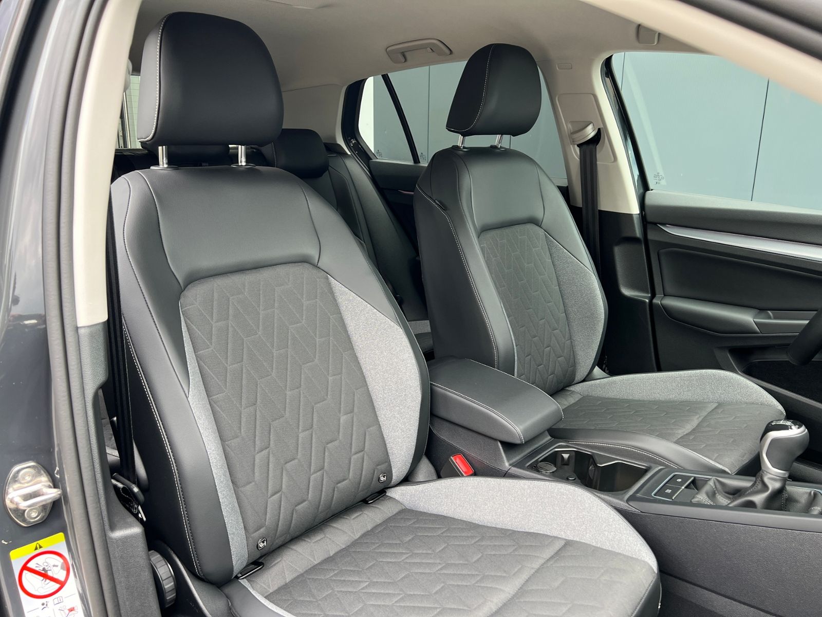 Fahrzeugabbildung Volkswagen Golf VIII GOAL 1.5 TSI *LED, App-Connect, 16'-LM