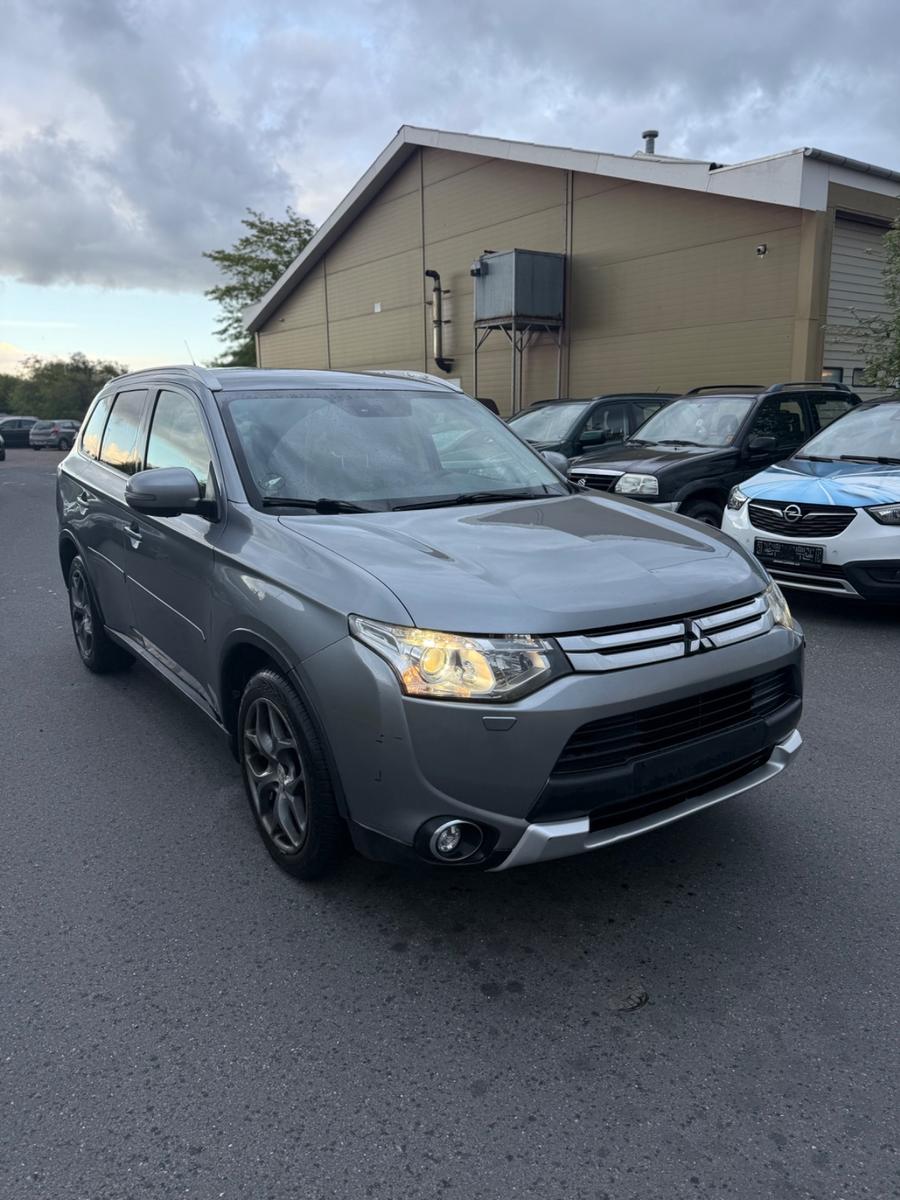 Mitsubishi Outlander ClearTec Invite 4WD Aut. LKW DPF Probl
