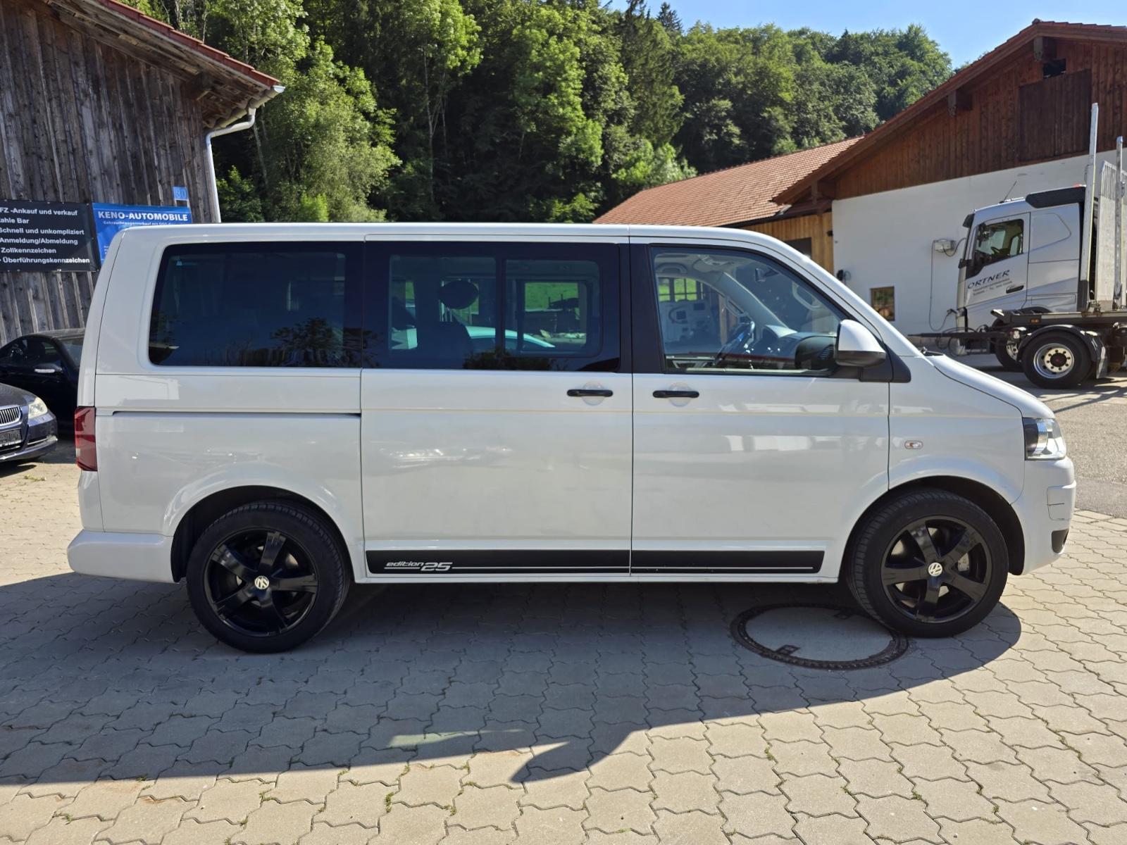 Volkswagen T5 Transporter Bus Multivan Edition 25