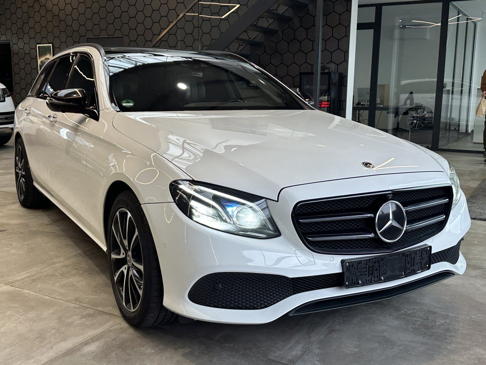 MERCEDES-BENZ E 400 T d Avantgarde 4Matic AHK Voll