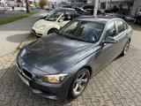 BMW 320 3 Limousine 320 i - graue BMW 320