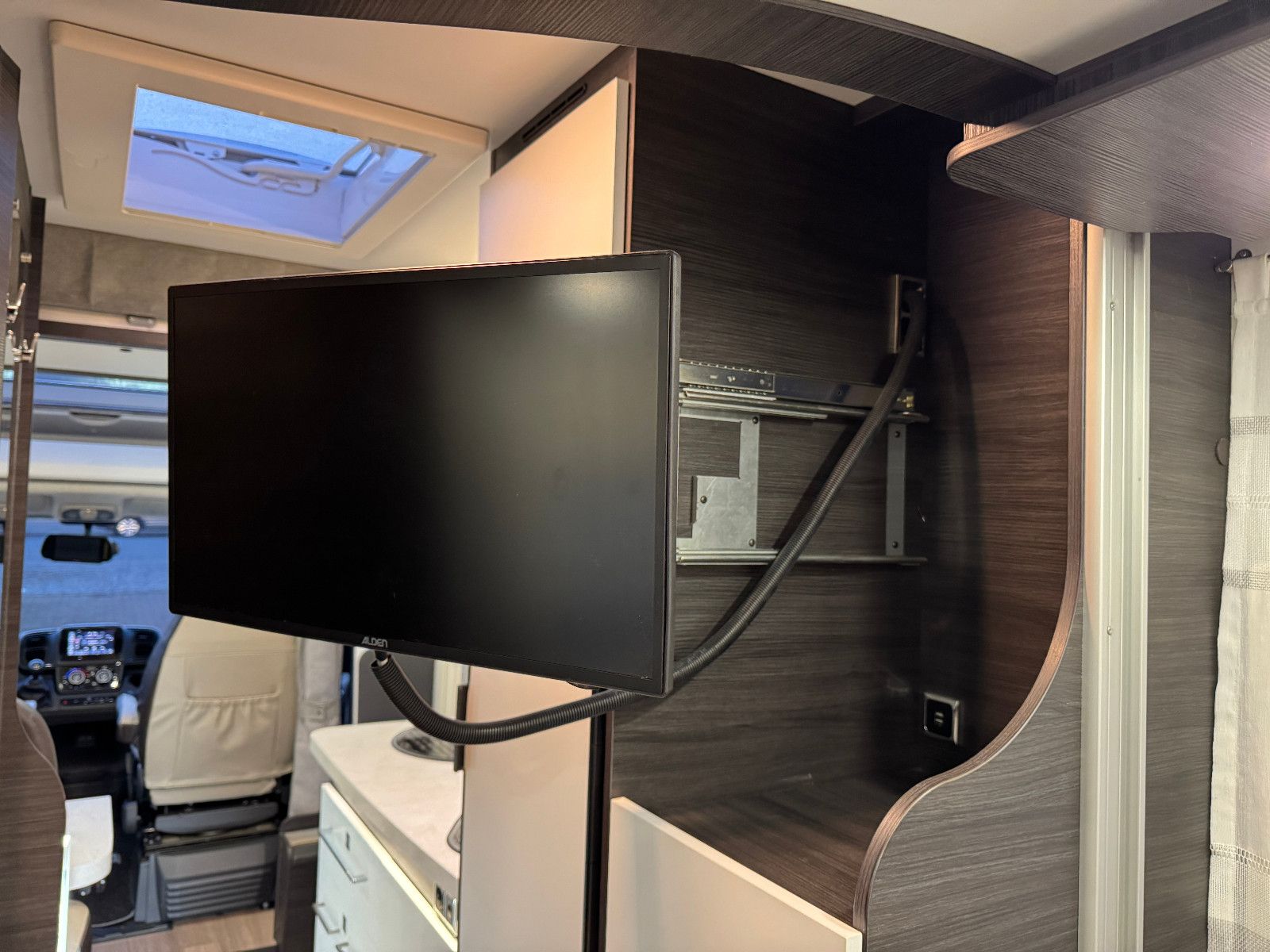 Fahrzeugabbildung Benimar Mileo M282 LOUNGE LUFTFEDERUNG SOLAR TV SAT AHK