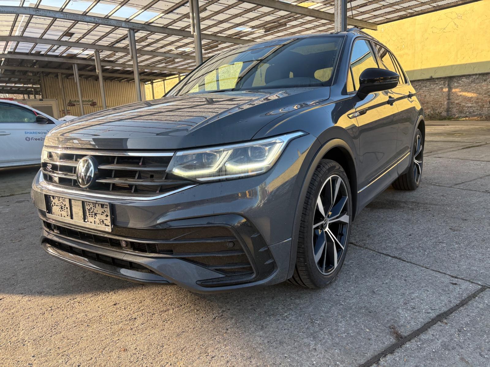 Volkswagen Tiguan R-Line 4Motion / 194