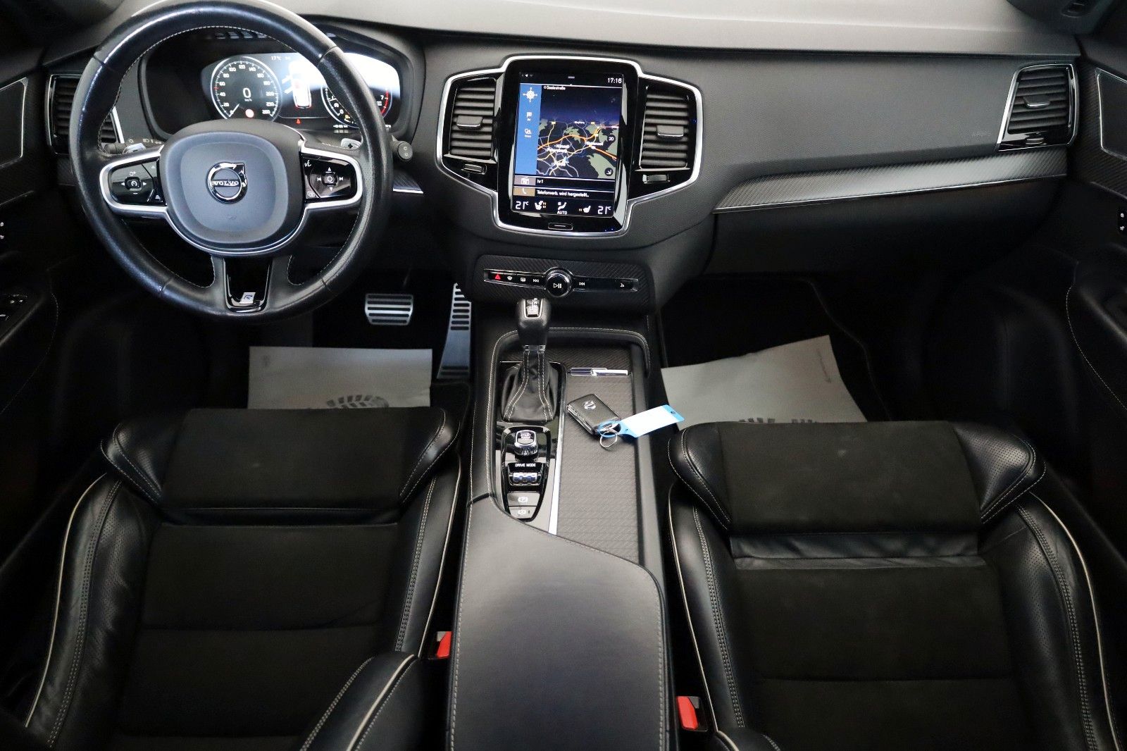 Fahrzeugabbildung Volvo XC90 R Design AWD 7 Sitzer,Leder,Navi,360°,AHK